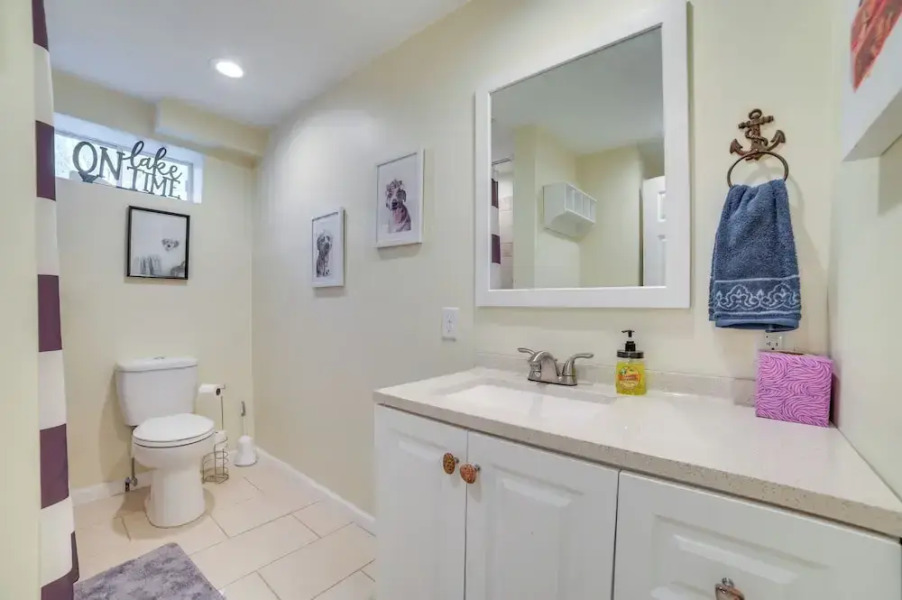 Quiet Family Home w/ Yard < 1 Mi to Houghton Lake!