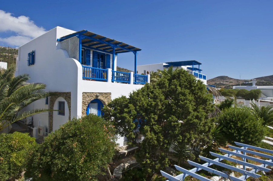 Blue Dolphin Antiparos Villas and Suites