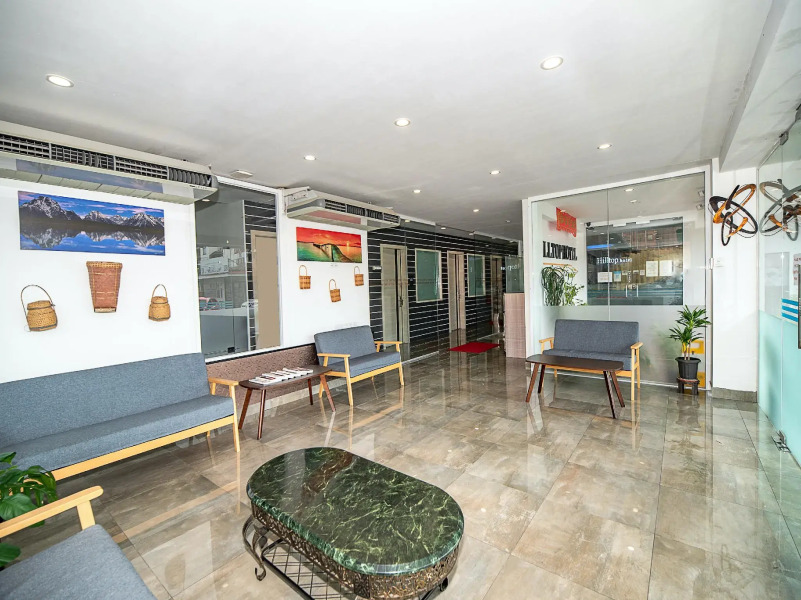 OYO 90147 Hilltop Hotel