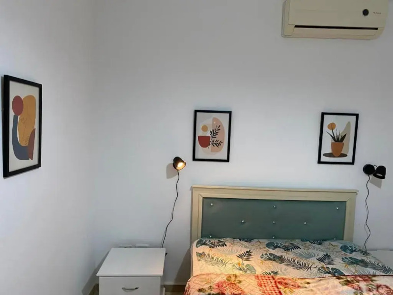 Lovely 1-bedroom rental unit with sea view