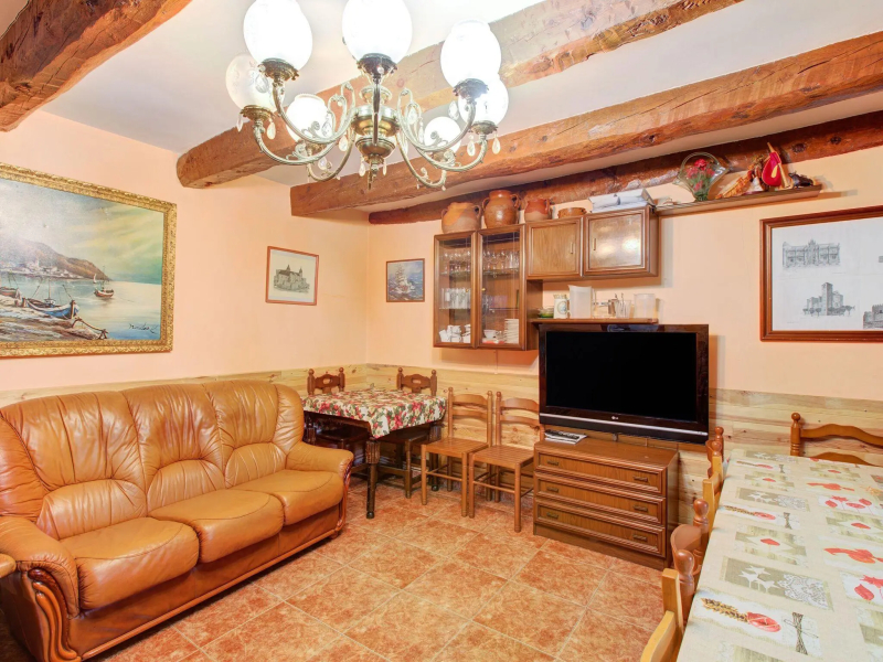 Snug Holiday Home in Valladolid with Private Pool