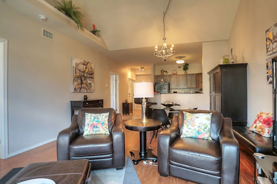 Discovery Bay Resort by Kelowna Resort Acc. - 80+ suites available