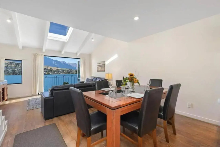 255 on The Lake - Lakefront Views and Close to Town