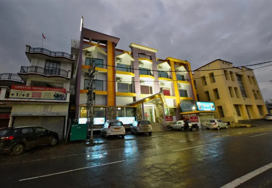 Hotel Rockstar by OYO Rooms