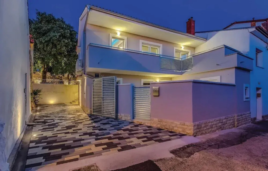 Awesome Home in Novi Vinodolski with WiFi, 4 Bedrooms, Hot Tub