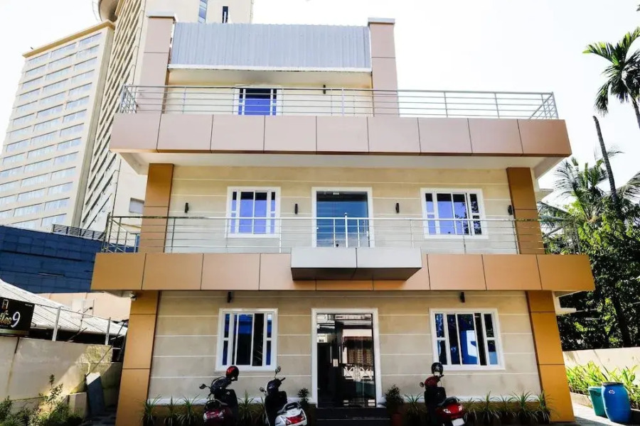 OYO 62647 Hotel Suites 9