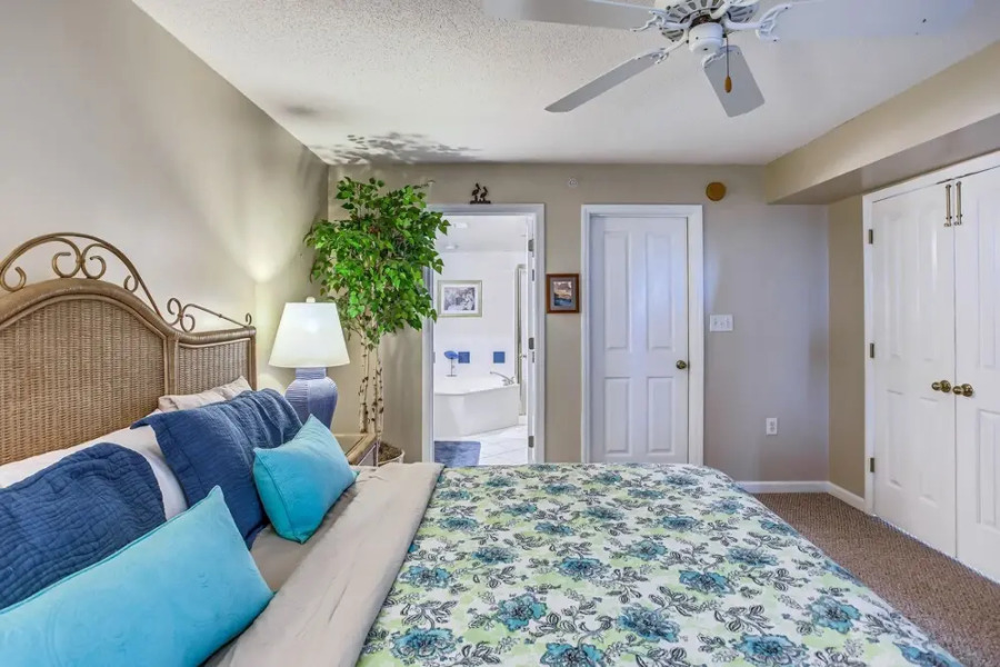 Pawleys Island Condo - Balcony, Pool And Ocean Views