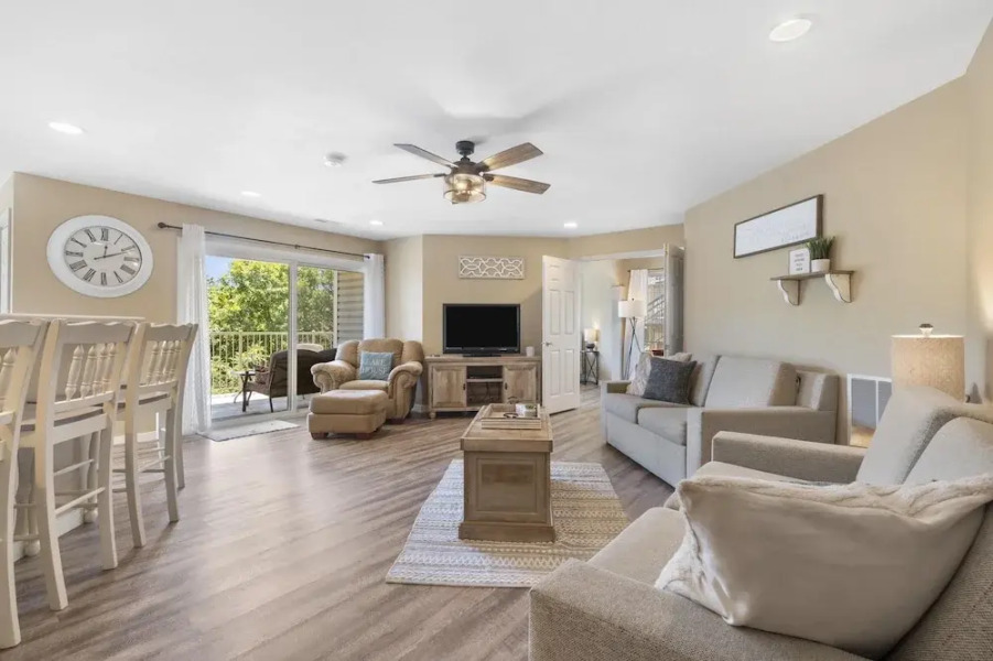 Serene Escape at Table Rock Lake