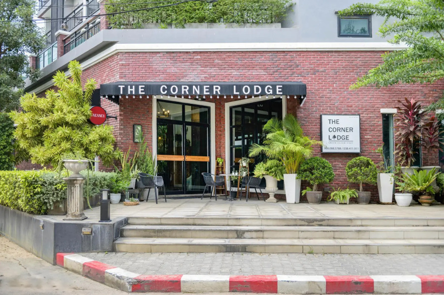 The Corner Lodge