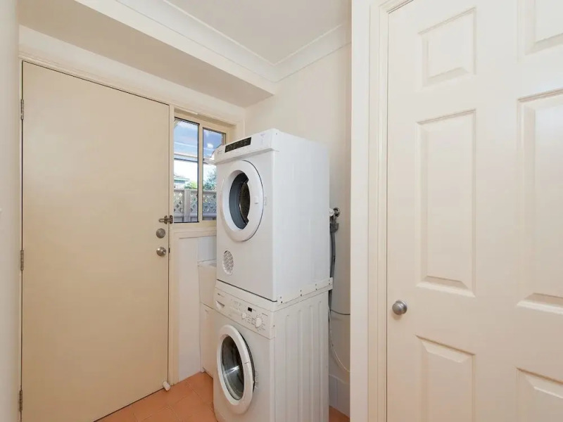 Pawprints, 123 Bagnalls Beach Road