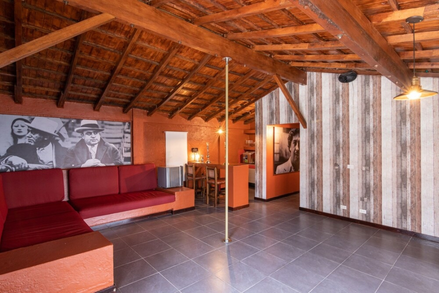 La Oculta Luxe Mansion Pool & Jacuzzi