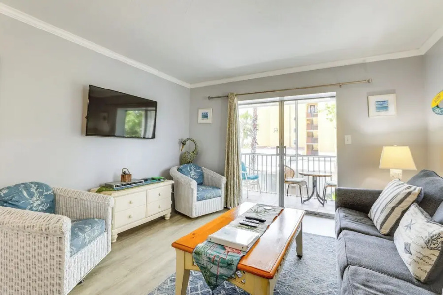 Beach & Pool Access: Gulf Coast Villa w/ Balcony