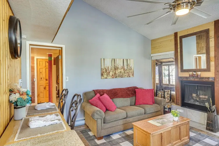 Charming Brian Head Condo Rental w/ Ski Shuttle!