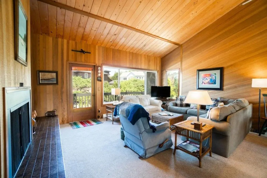 Neskowin Nest 4 Br home by RedAwning