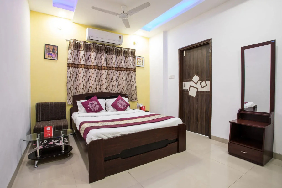 Hotel New Luxury Royale By OYO Rooms