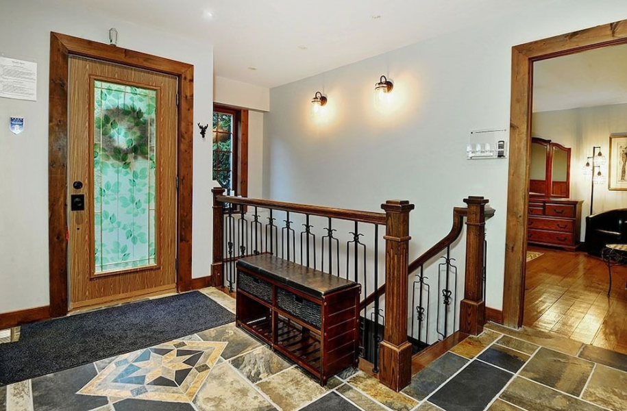 Rare CITQ (240284) 4 Star Mountain Chalet