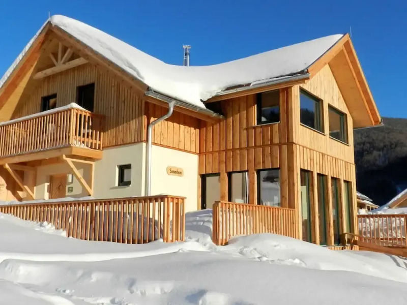 Luxurious Chalet in Hohentauern With Jacuzzi Near Lake