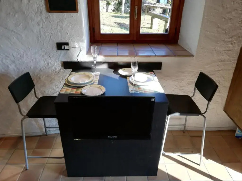 Romantica casetta nel verde con vista sul lago