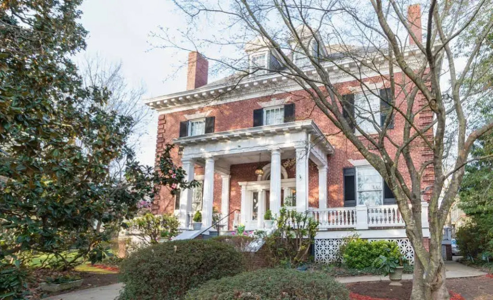 Federal Crest Inn Bed & Breakfast