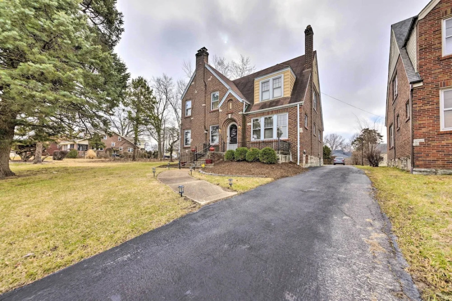 St Louis Vacation Rental 4 Mi to Airport!