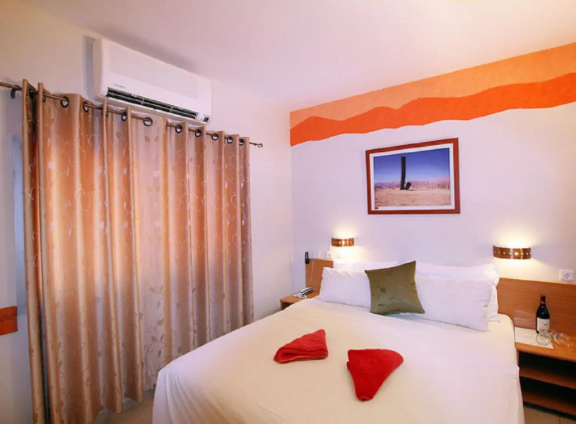 Lotan Desert Travel Hotel