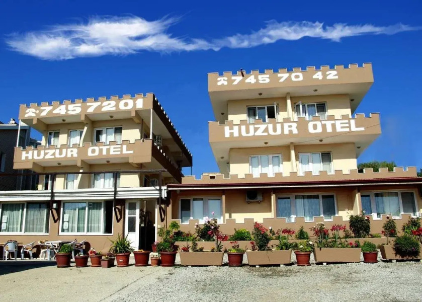 Huzur Hotel