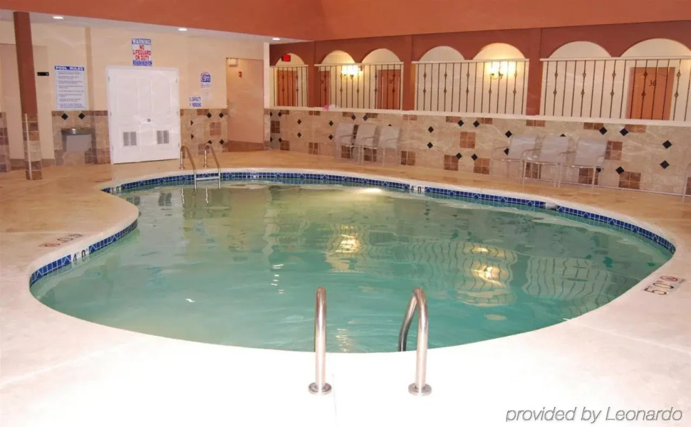 FairBridge Inn Express - Wisconsin Dells