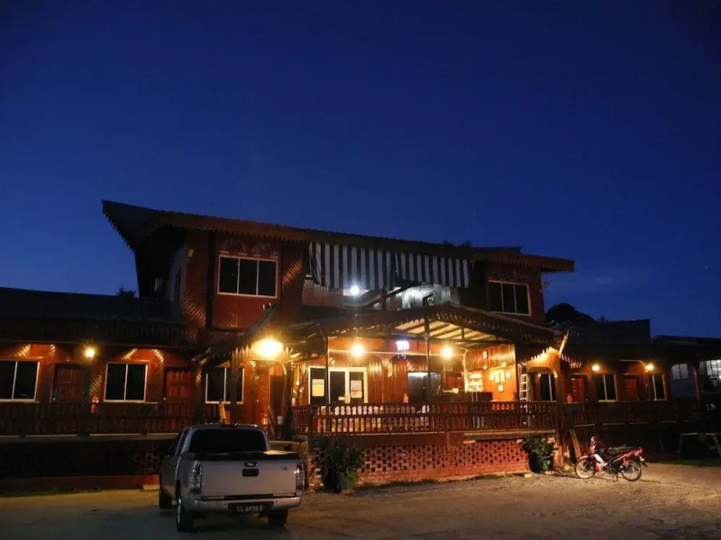 Arung Hayat Sipadan Adventures Lodge