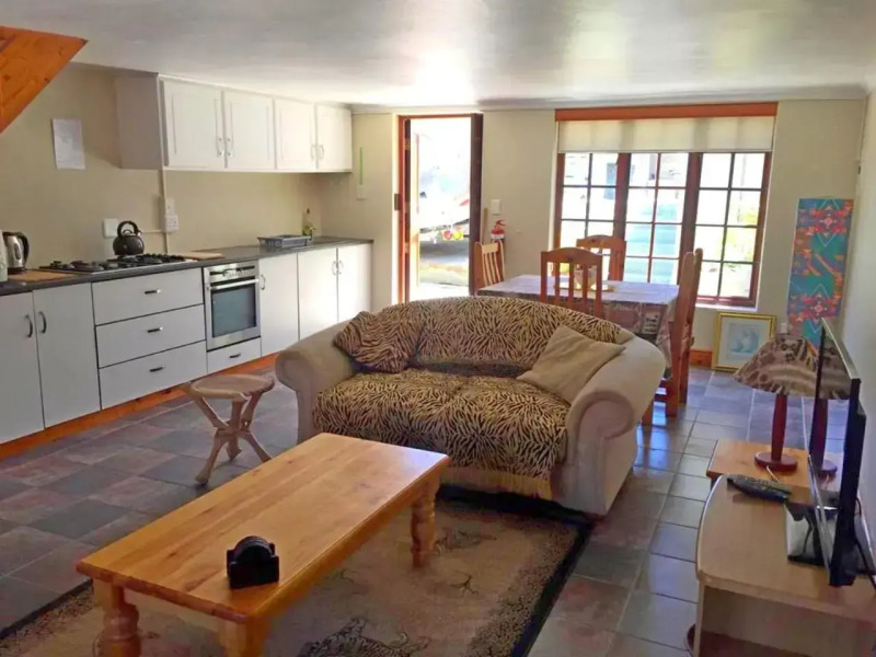 8 on Main (Adults Only)