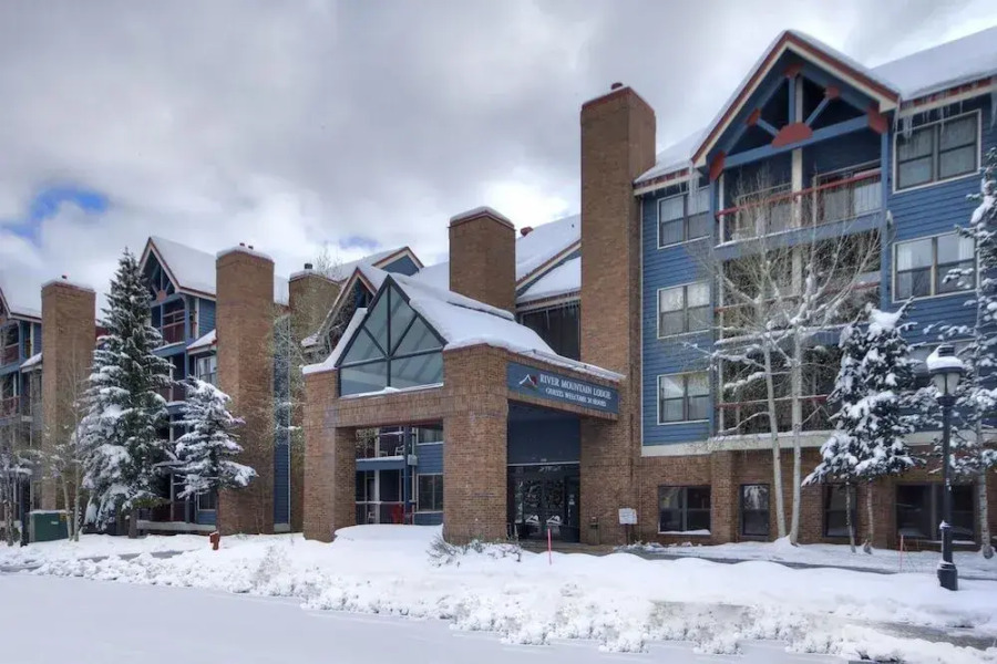 River Mnt Lodge E101