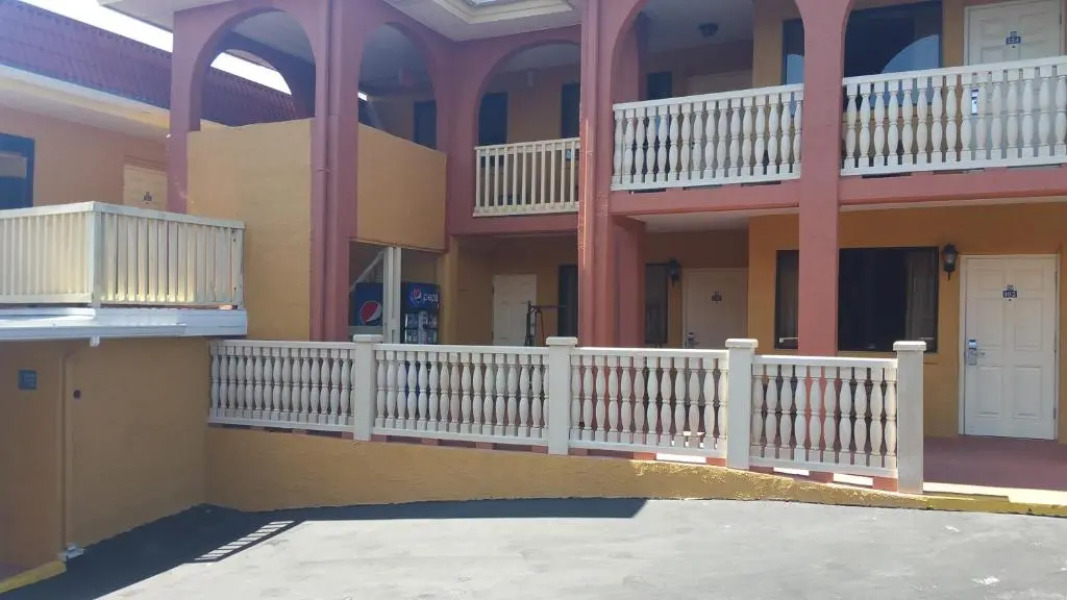 La Bella Oceanfront Inn