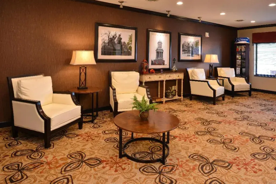 Holiday Inn Express & Suites Washington - Meadow Lands by IHG