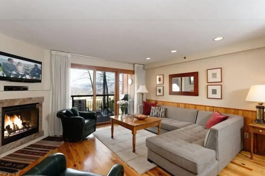 Snowmass Village 2 Bedroom Premier Condo at Crestwood