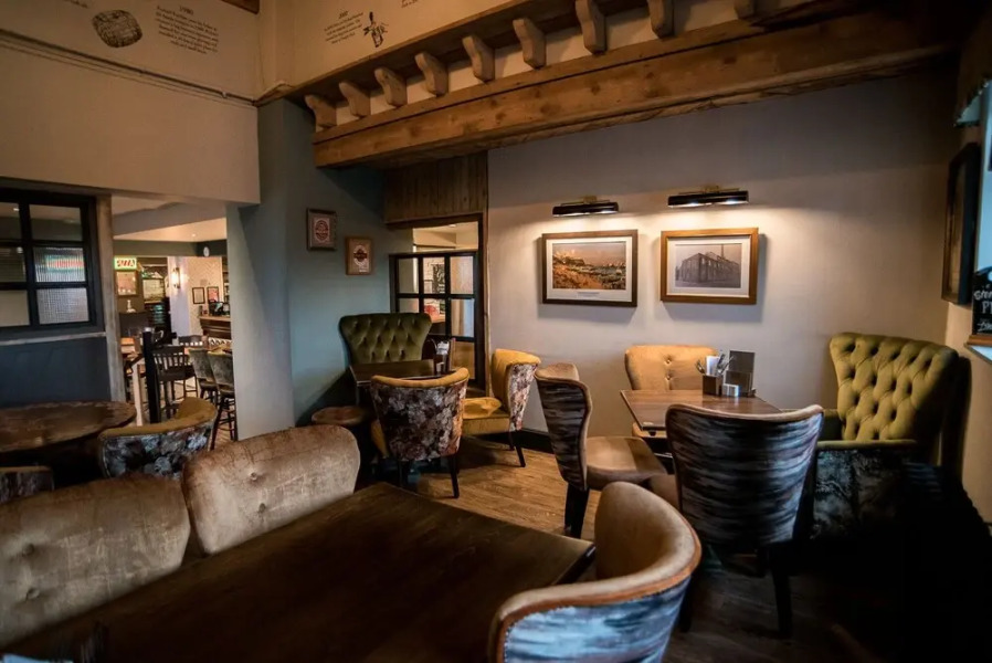 Cat & Lion Country Pub and Hotel