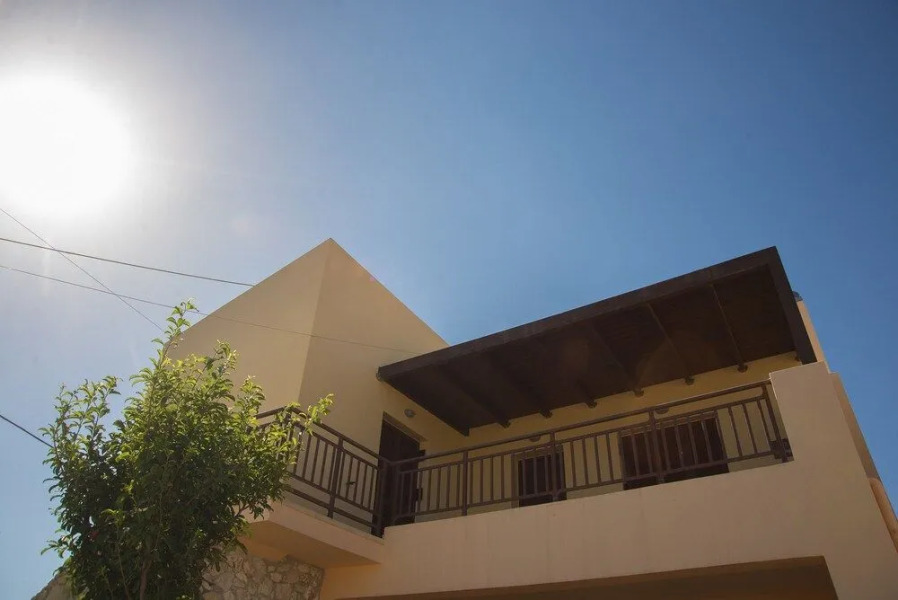 Angelica-Sea & Mountain View at a Sunny Retreat