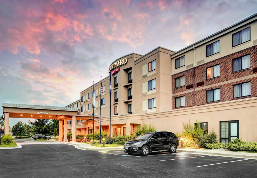Courtyard by Marriott Richmond North