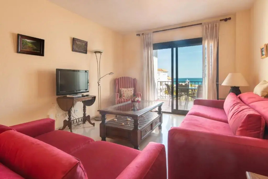 2233-Lovely 2 bedrooms on the beach, pool and port