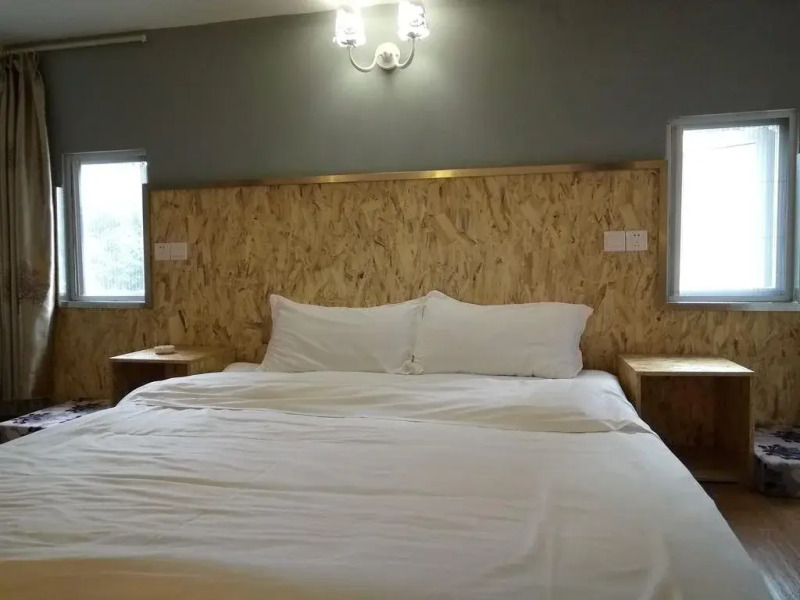 Blooming Azaleas International Youth Hostel