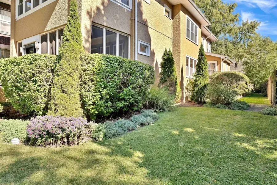 Charming Oak Park 4BD/3.5BA and 2 Private Parking by AllSet Turnover