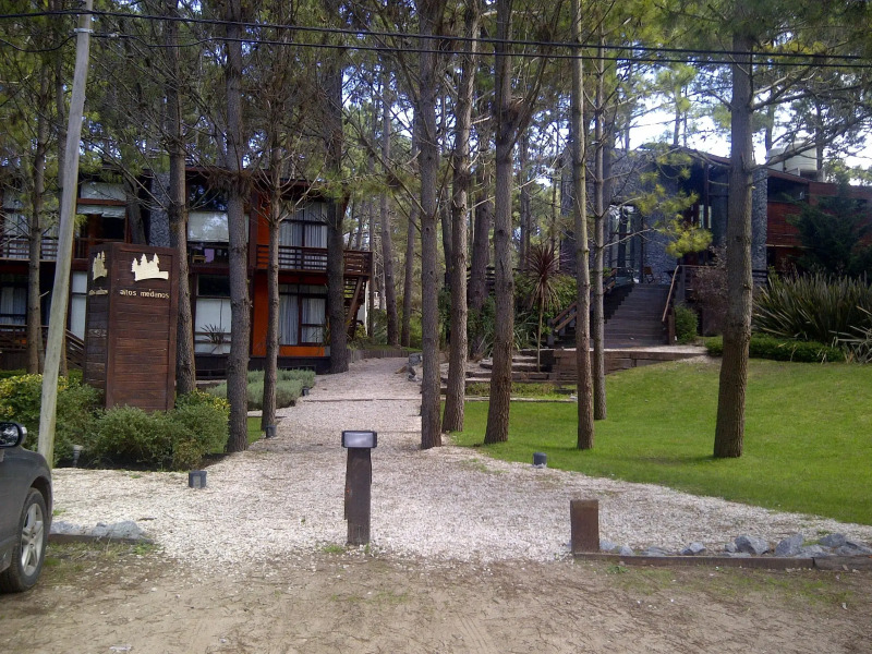 Altos Medanos - Cabañas y Club de Bosque