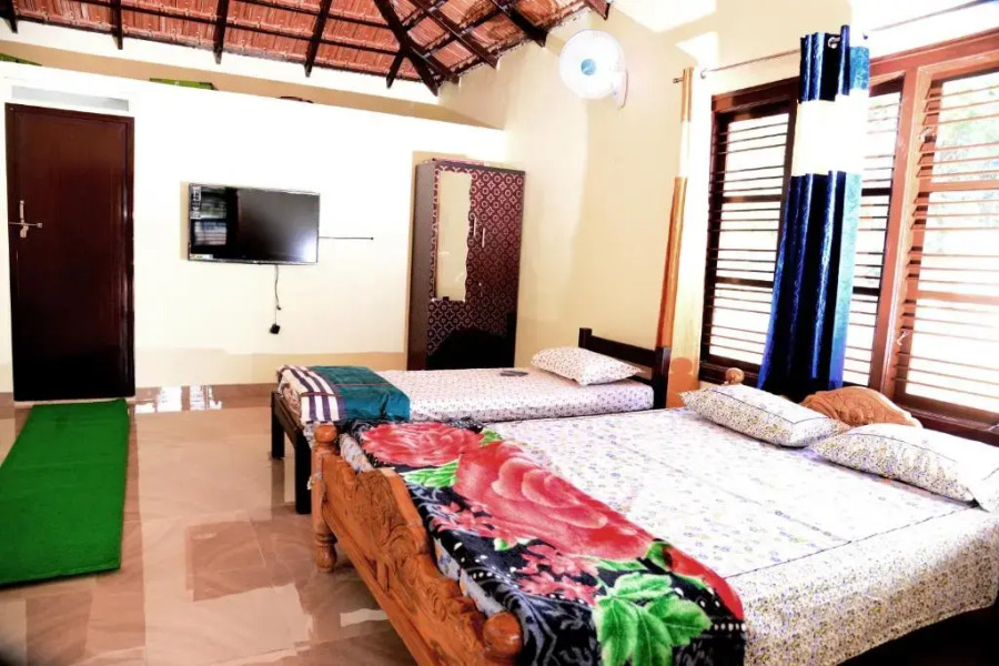 BlueMoon Homestay - Near to falls & Trekking