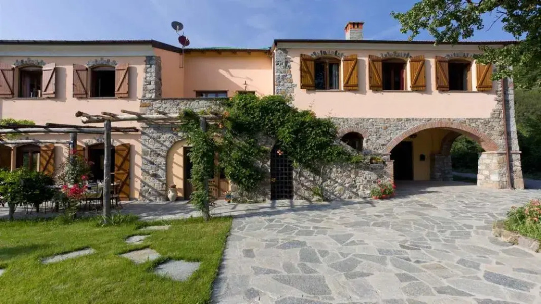 VILLA ARBEIO 8&6, Emma Villas