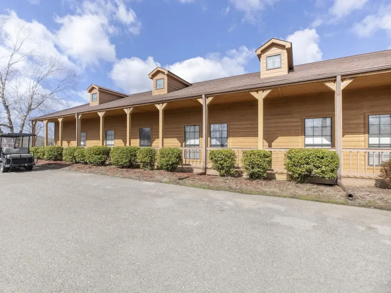 OYO Hotel Falls of Rough KY Route 110