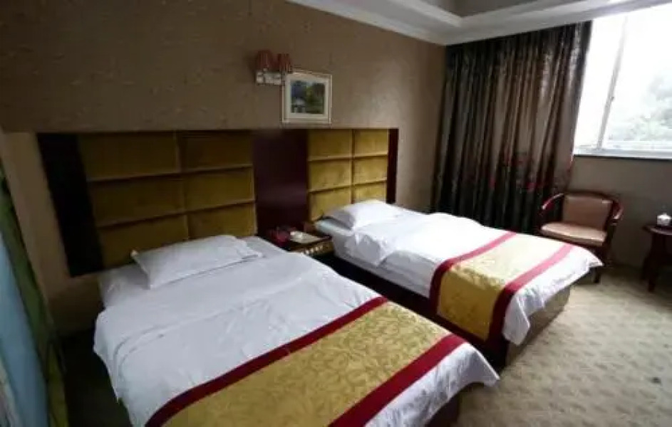 Santai Yilu Business Hotel