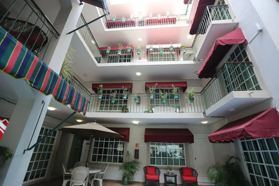 Boca Inn Hotel & Suites