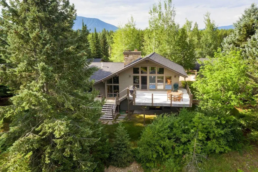 West Glacier Home w/ Majestic Mountain Views!