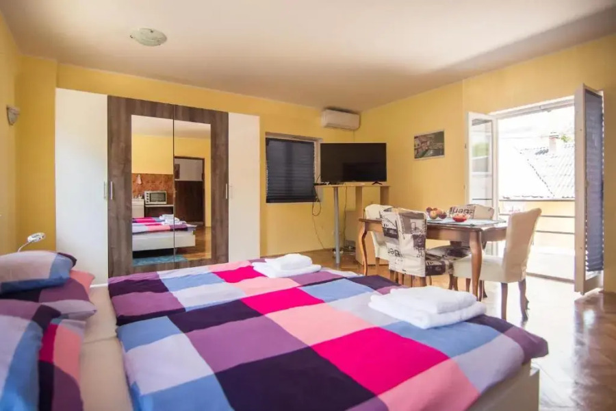 Studio apartman Second Serve