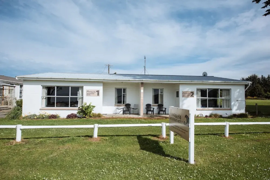 Pounawea Waterfront Motels