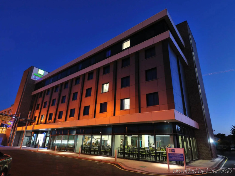 Holiday Inn Express London Heathrow T5 by IHG