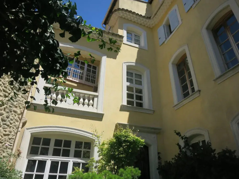 Entre vignes et dentelles